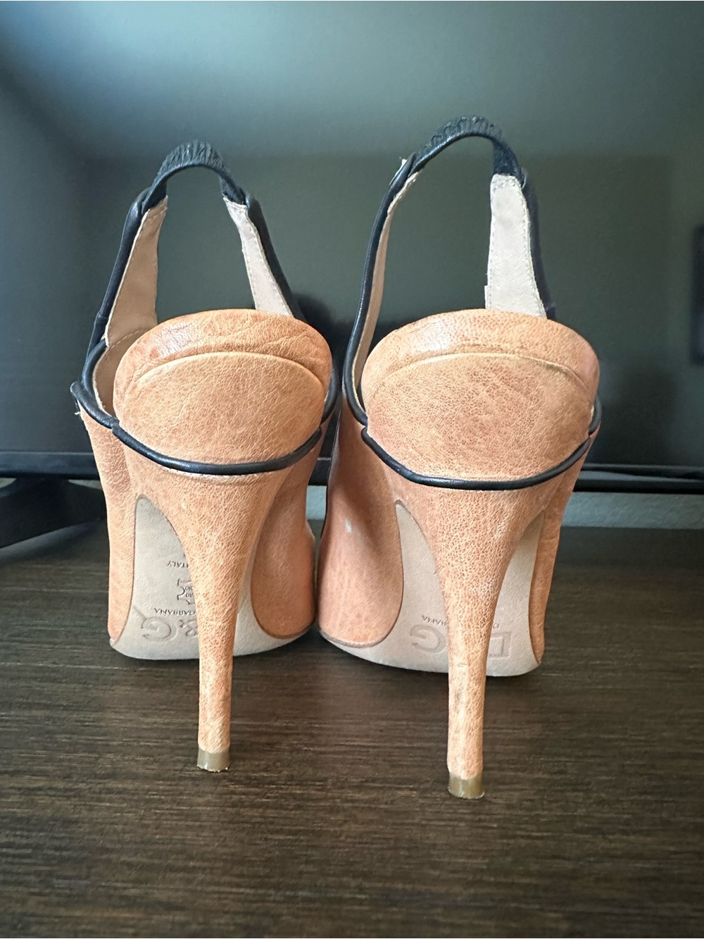 Dolce & Gabbana Peach and Black Slingback Pumps - Picture 6 of 9